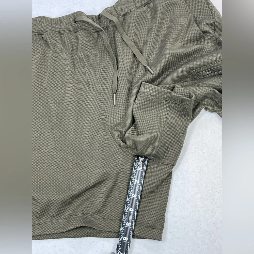 Lands’ End Men’s Olive Green 5.5” Pique Shorts. Size Large 36-38